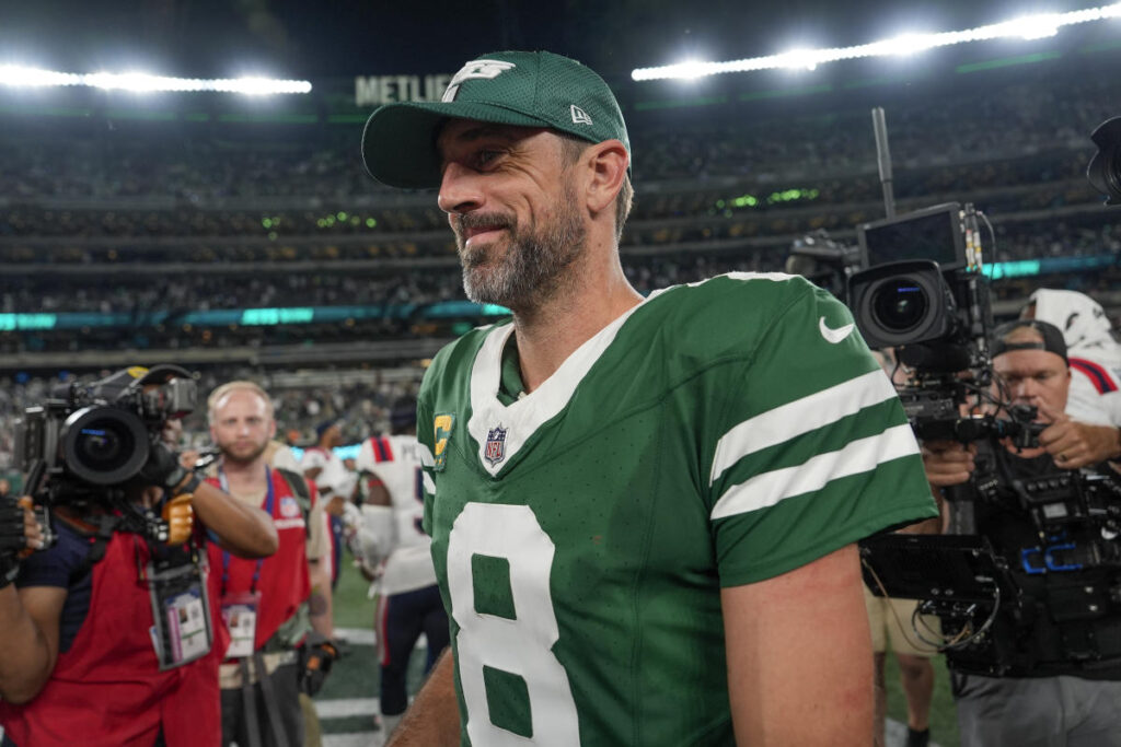 Vintage Aaron Rodgers and the Jets standout show the Patriots why patience with QB Drake Maye could be worth the wait.